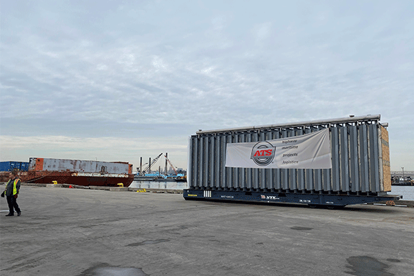 cargo-container-international-port