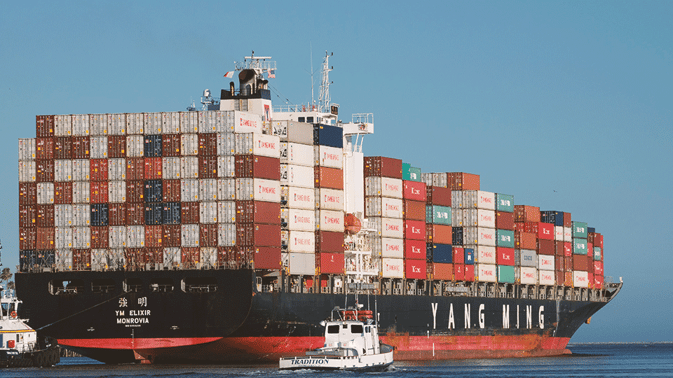 Container-vessel-loaded-and-moving