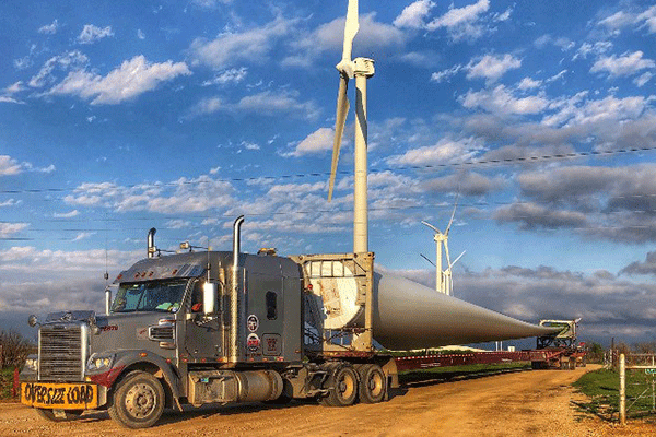 blade-trailer-hauling-windmill