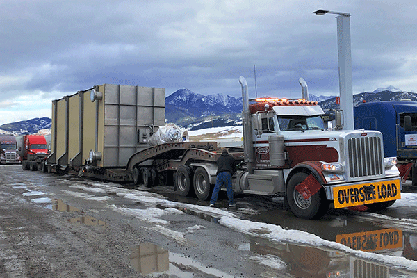 heavy-haul-shipment-truck-stop-winter