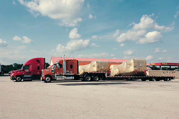 two-step-deck-trailers-truck-stop