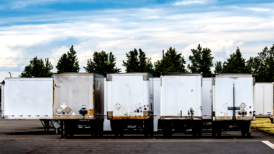 drop-trailers-at-shipping-terminal