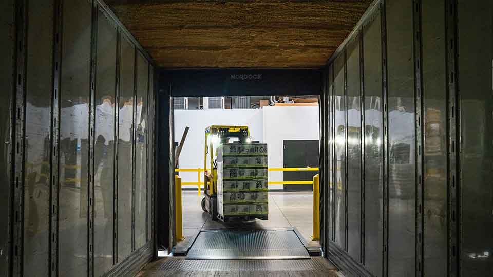 Forklift-loading-truck