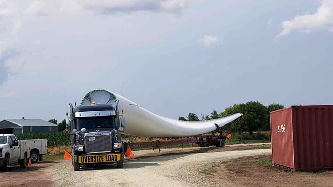 Oversize-flatbed-hauling-a-wind-turbine