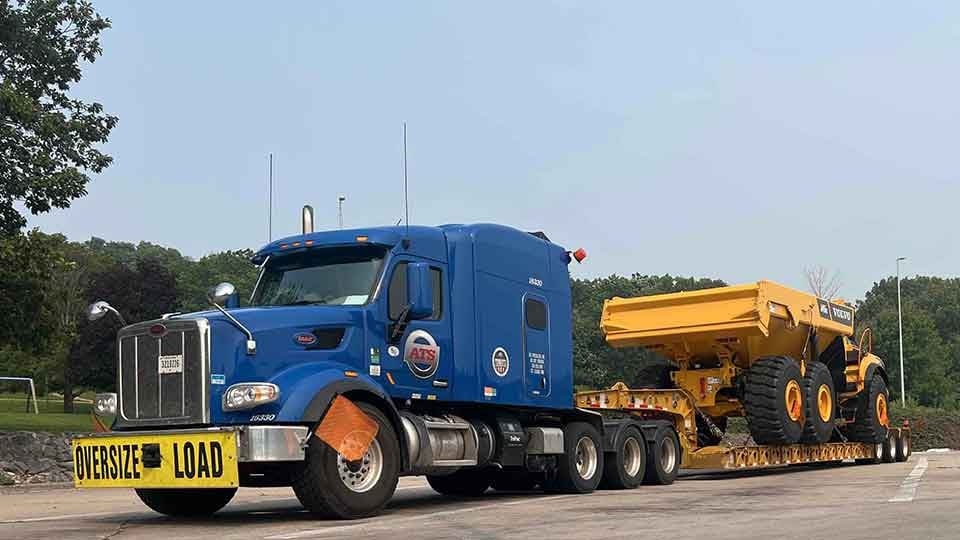 truck-hauling-oversize-freight