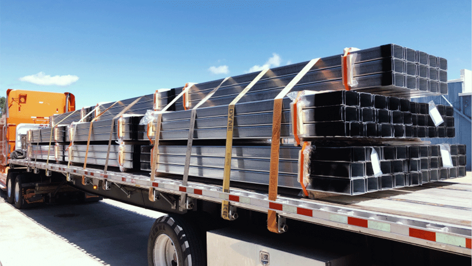 flatbed-trailer-steel-piping