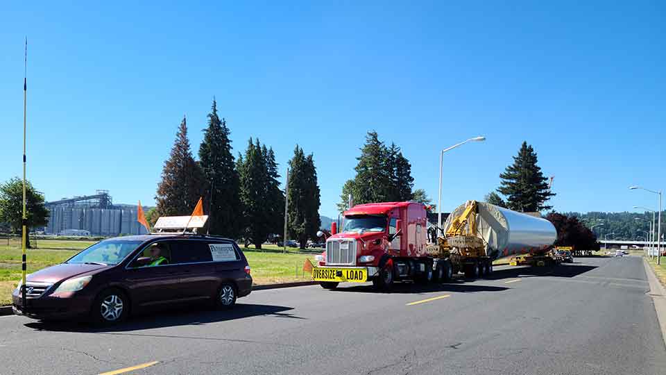 Oversize freight with pilot car